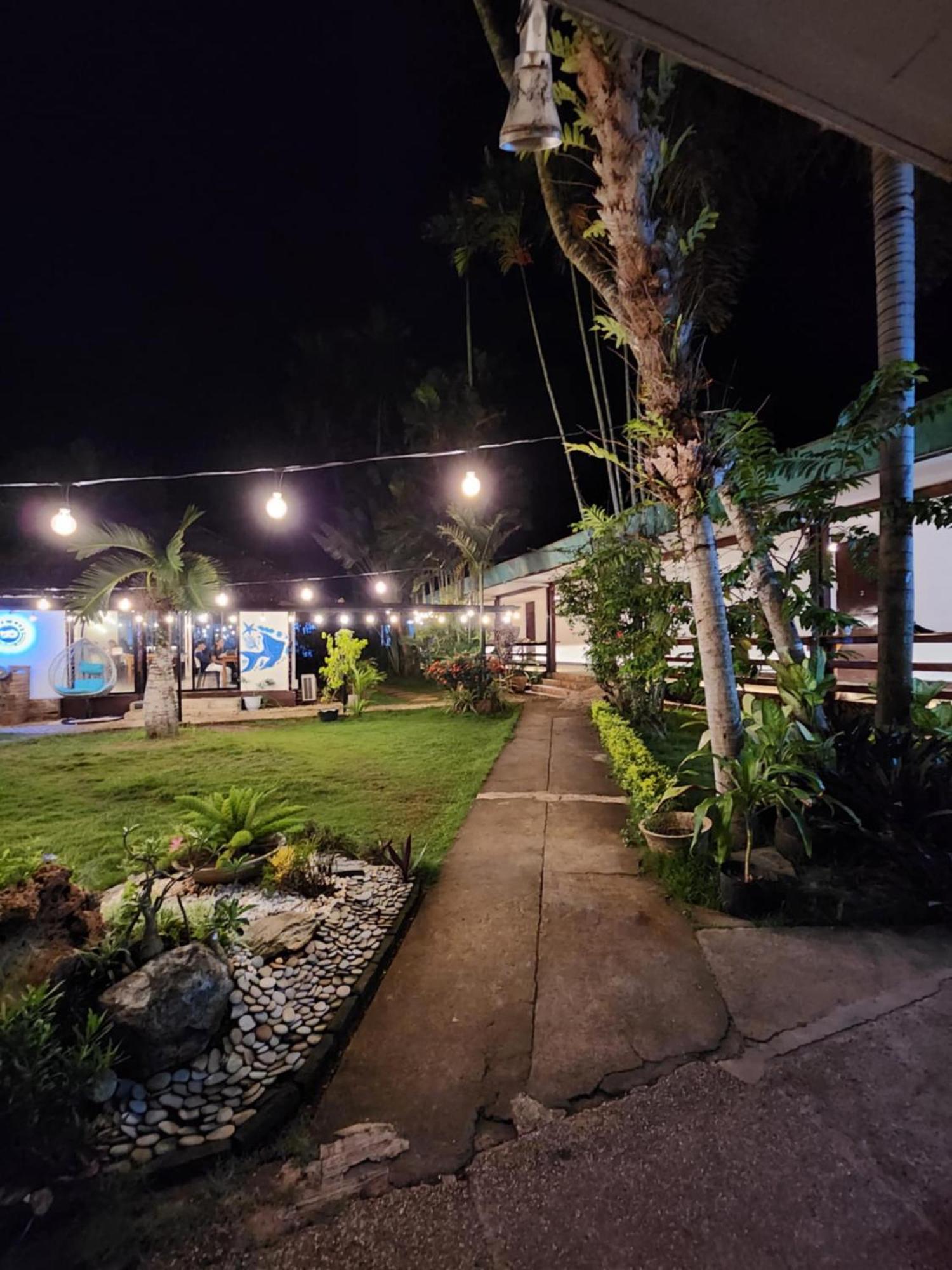 Reef Hostel Puerto Princesa Eksteriør bilde