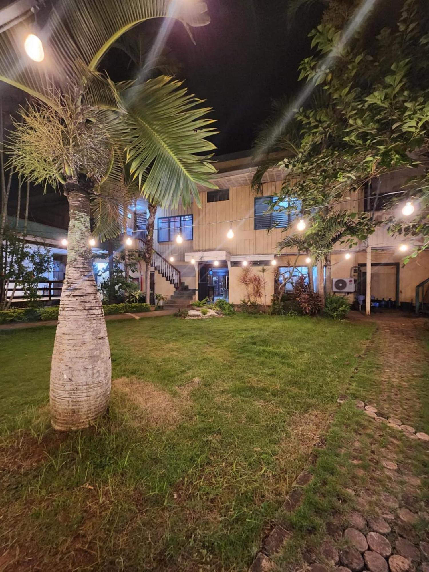 Reef Hostel Puerto Princesa Eksteriør bilde