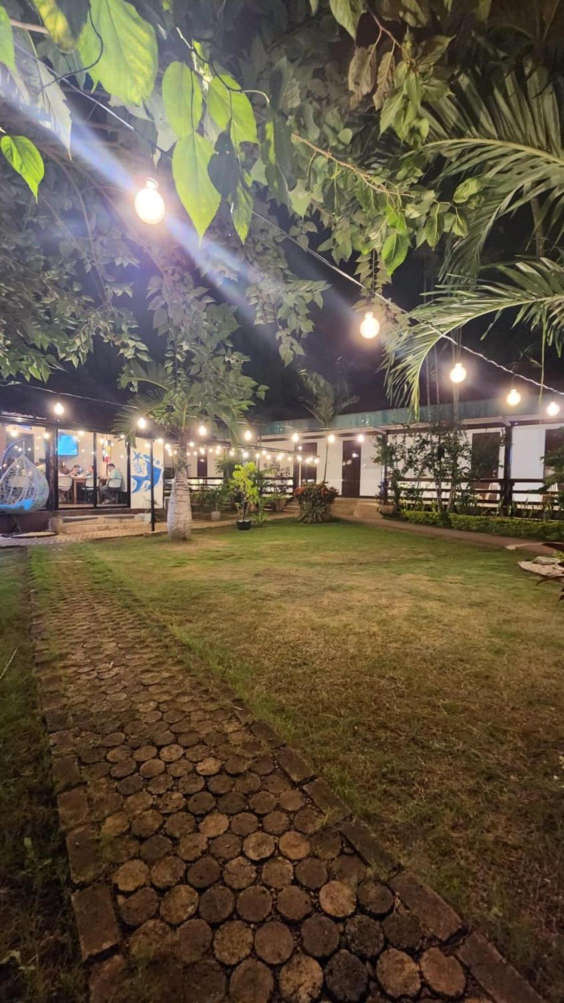 Reef Hostel Puerto Princesa Eksteriør bilde